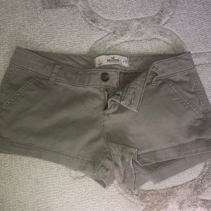Hollister Shorts - Hollister Khaki Shorts Hollister Shorts - Hollister Khaki Shorts
